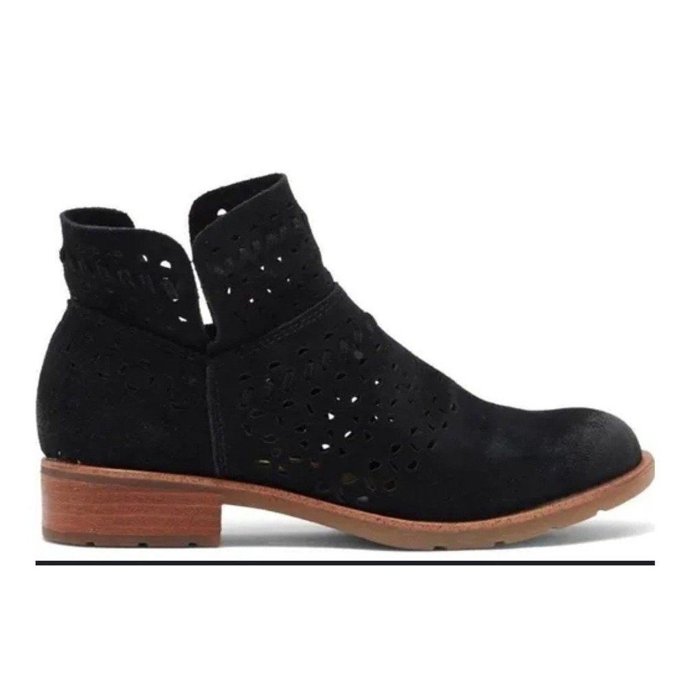 SOFFT Brinkley Laser Cut Suede Leather women's black bootie boots 10m